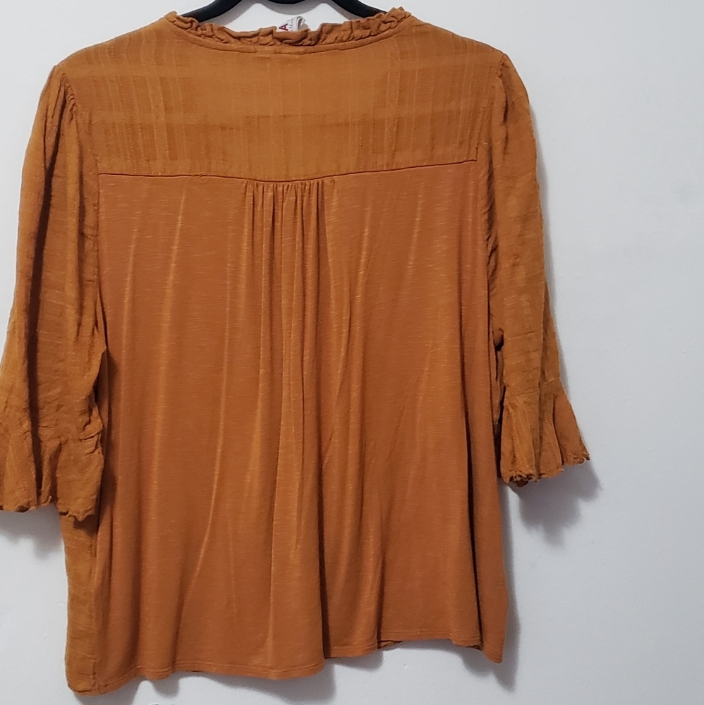 Dolan V-neck Ruffle Blouse - Picture 4 of 13